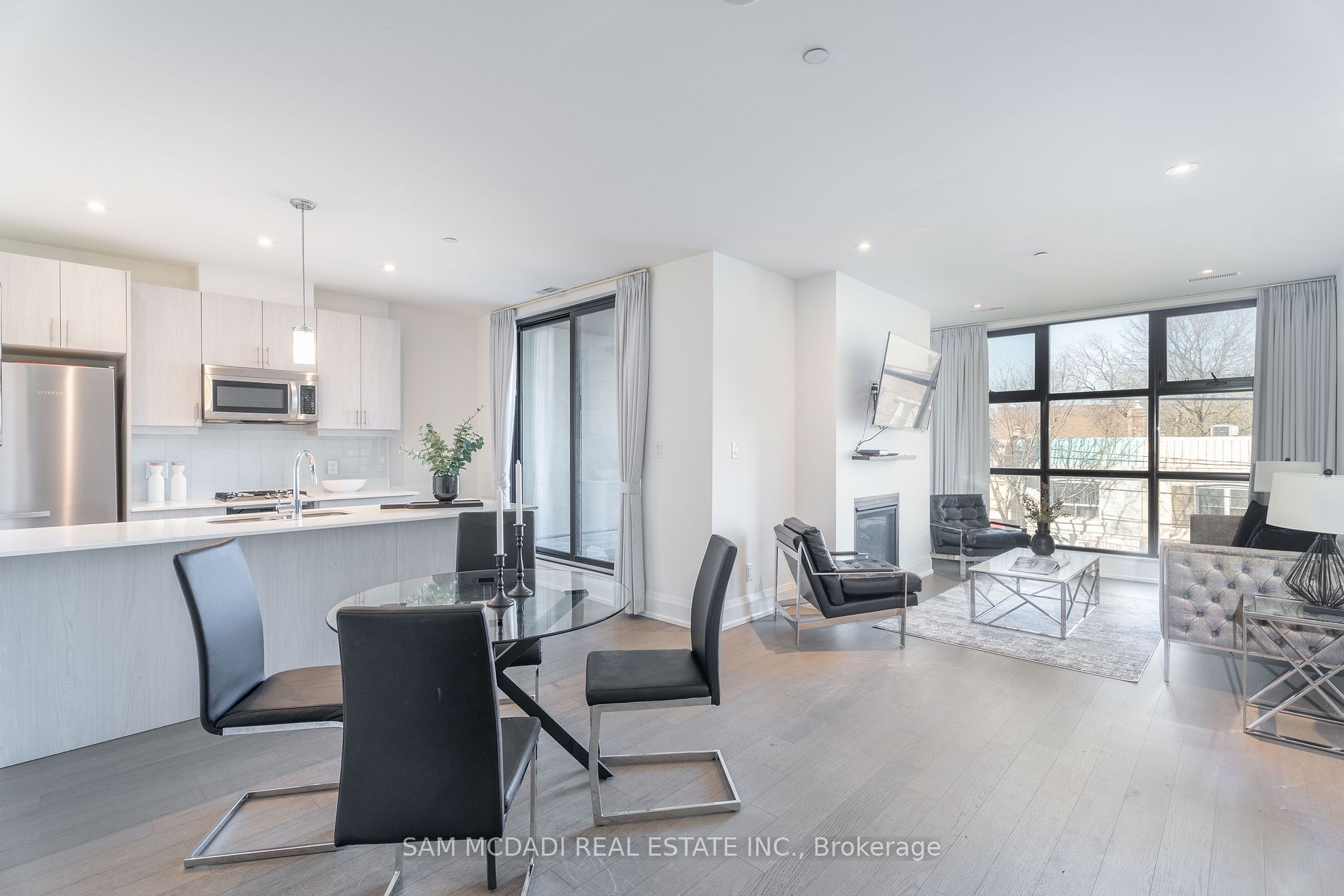 365 Beech Ave, #210