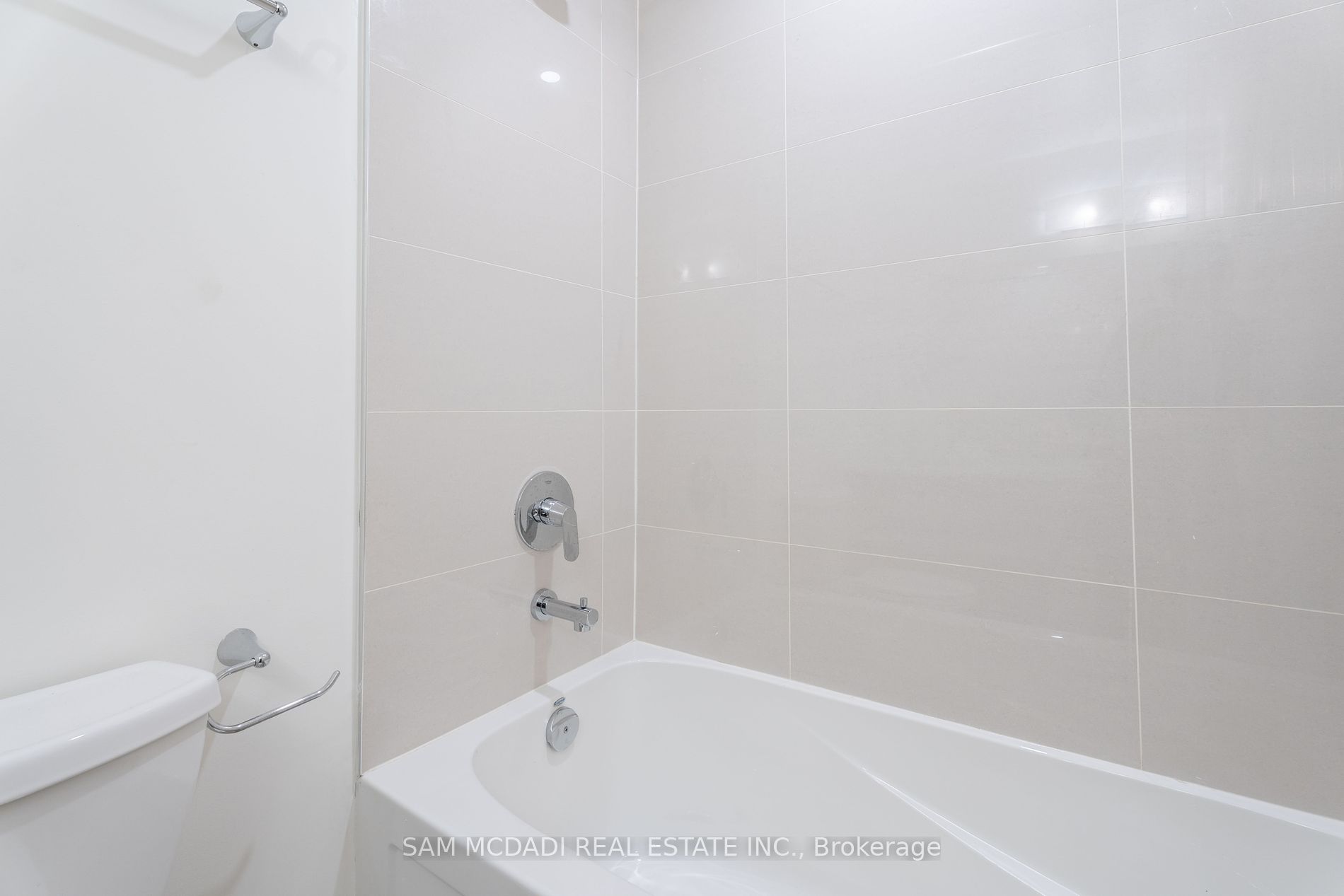 365 Beech Ave, #210