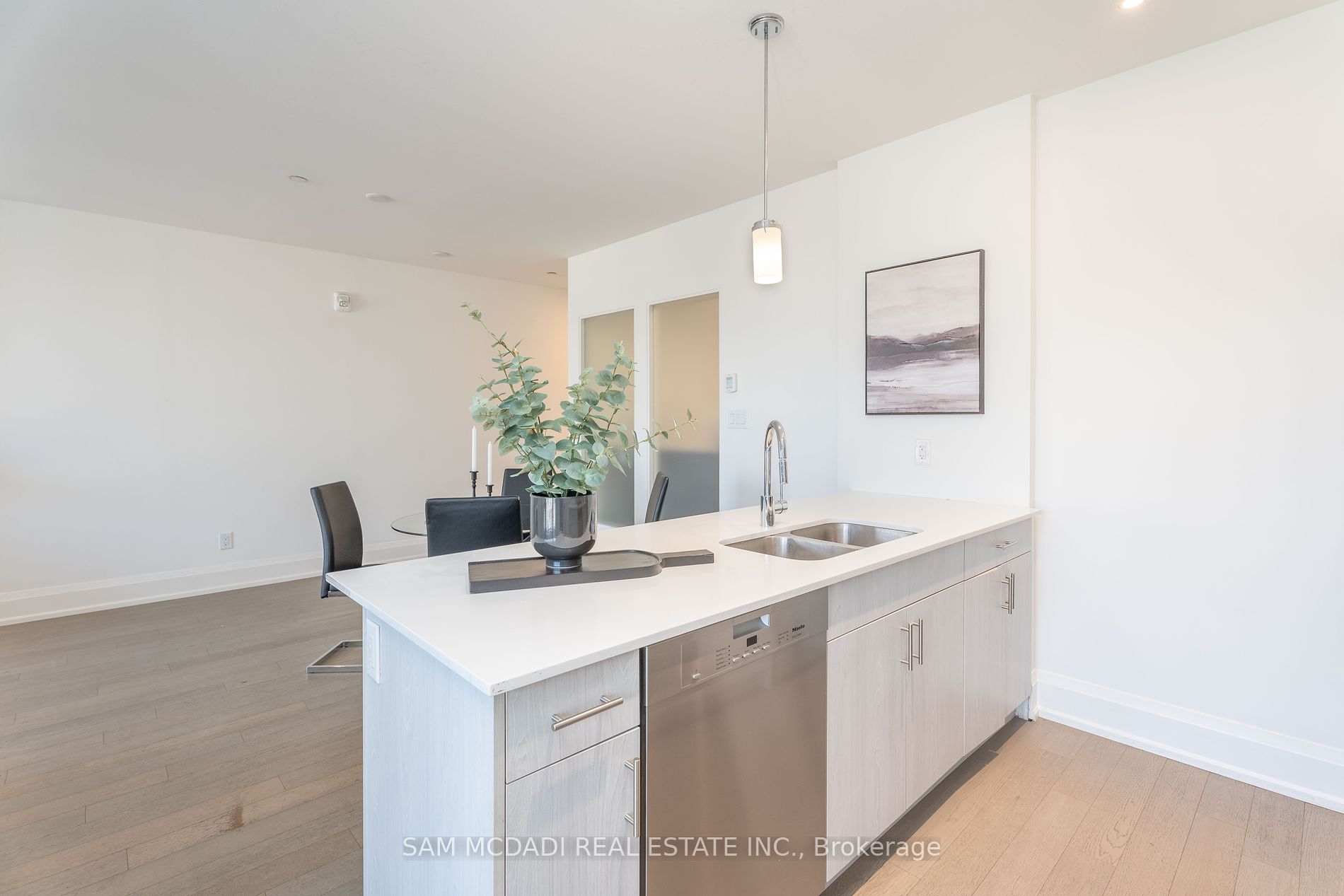 365 Beech Ave, #210