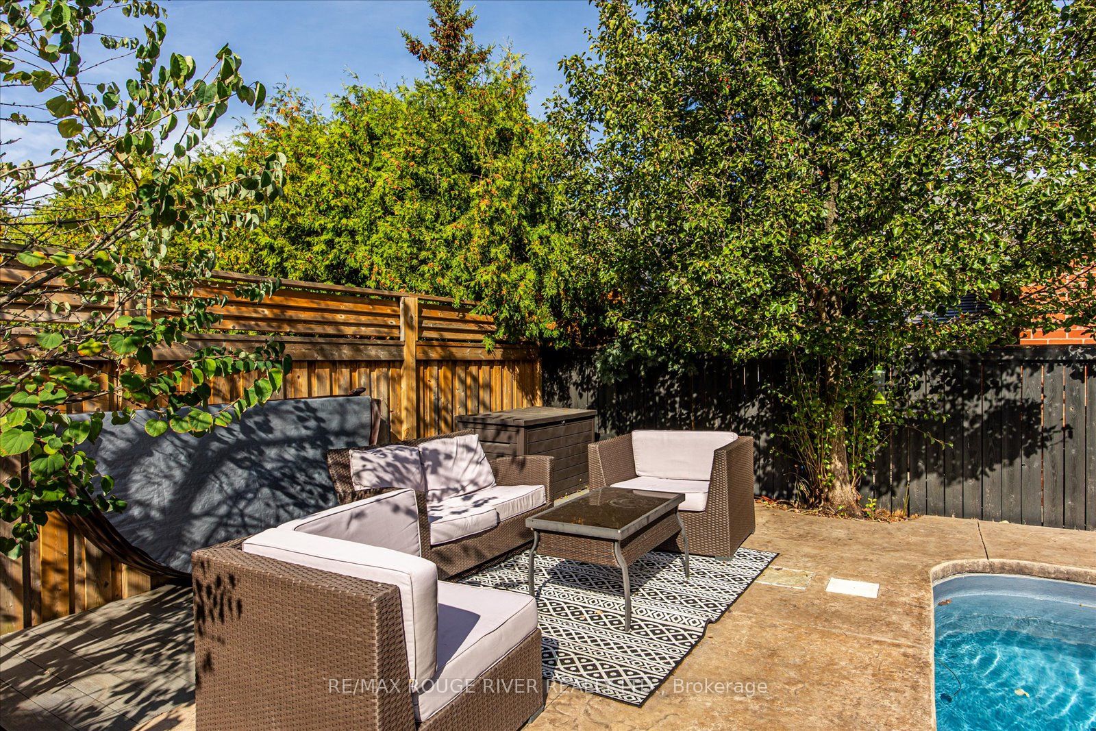 24 Knox Crescent