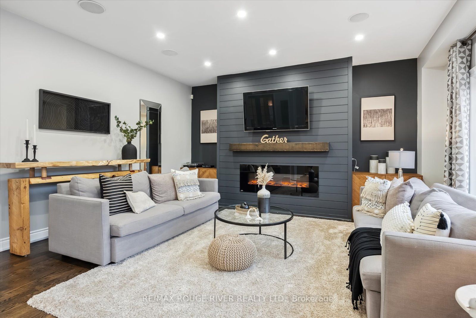 24 Knox Crescent