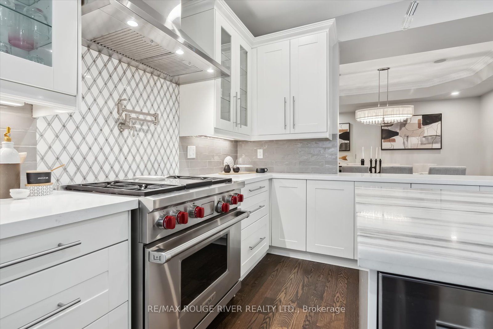 24 Knox Crescent