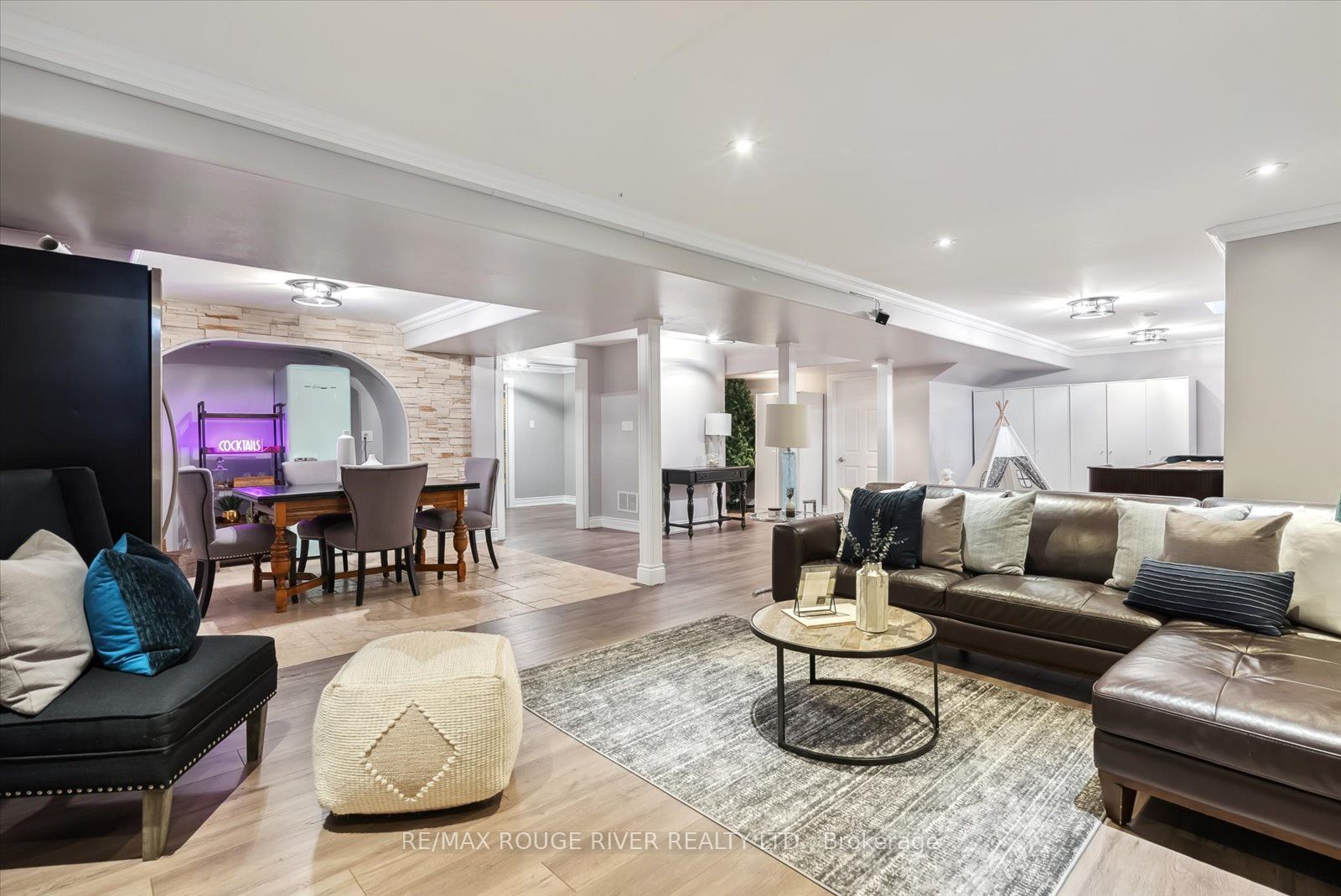 24 Knox Crescent