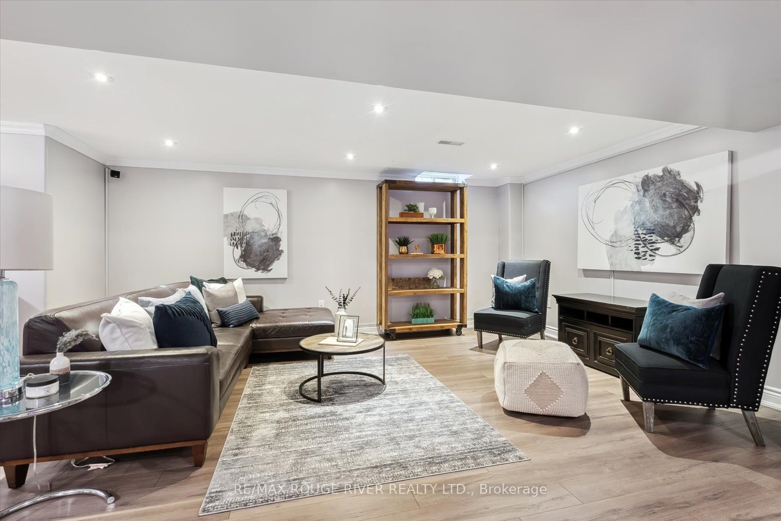24 Knox Crescent