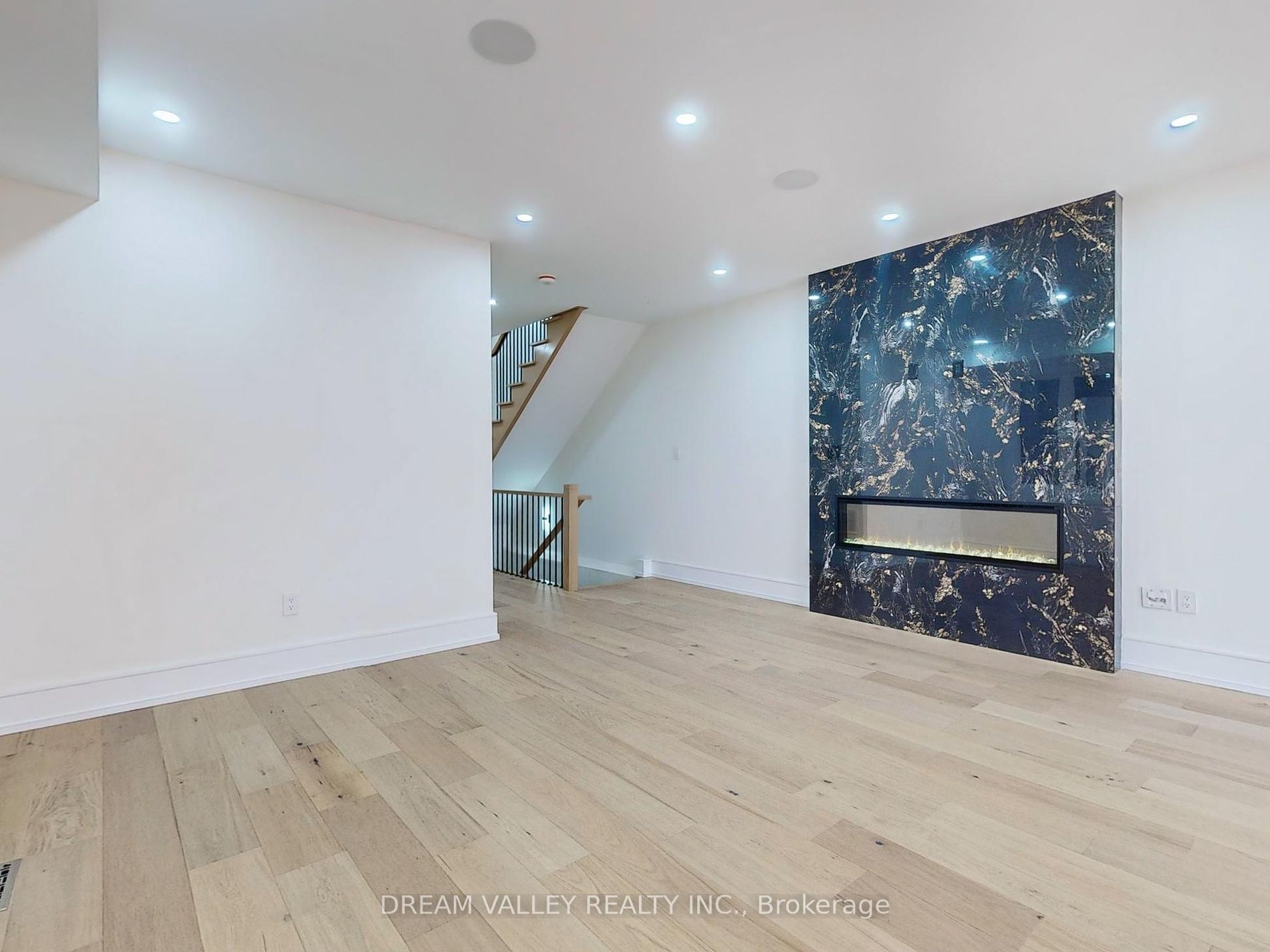 109B Heale Ave