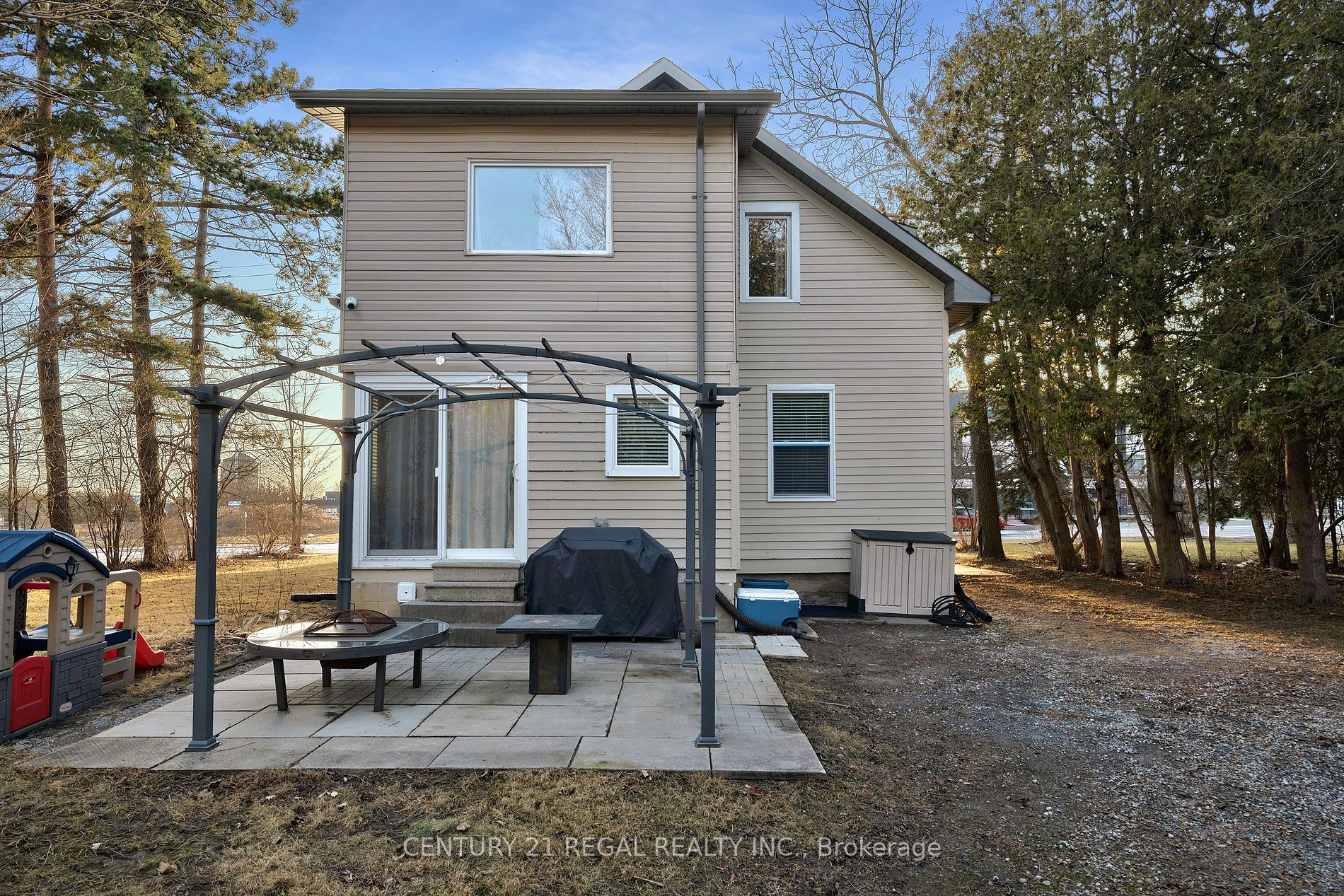 99 Townline Road N