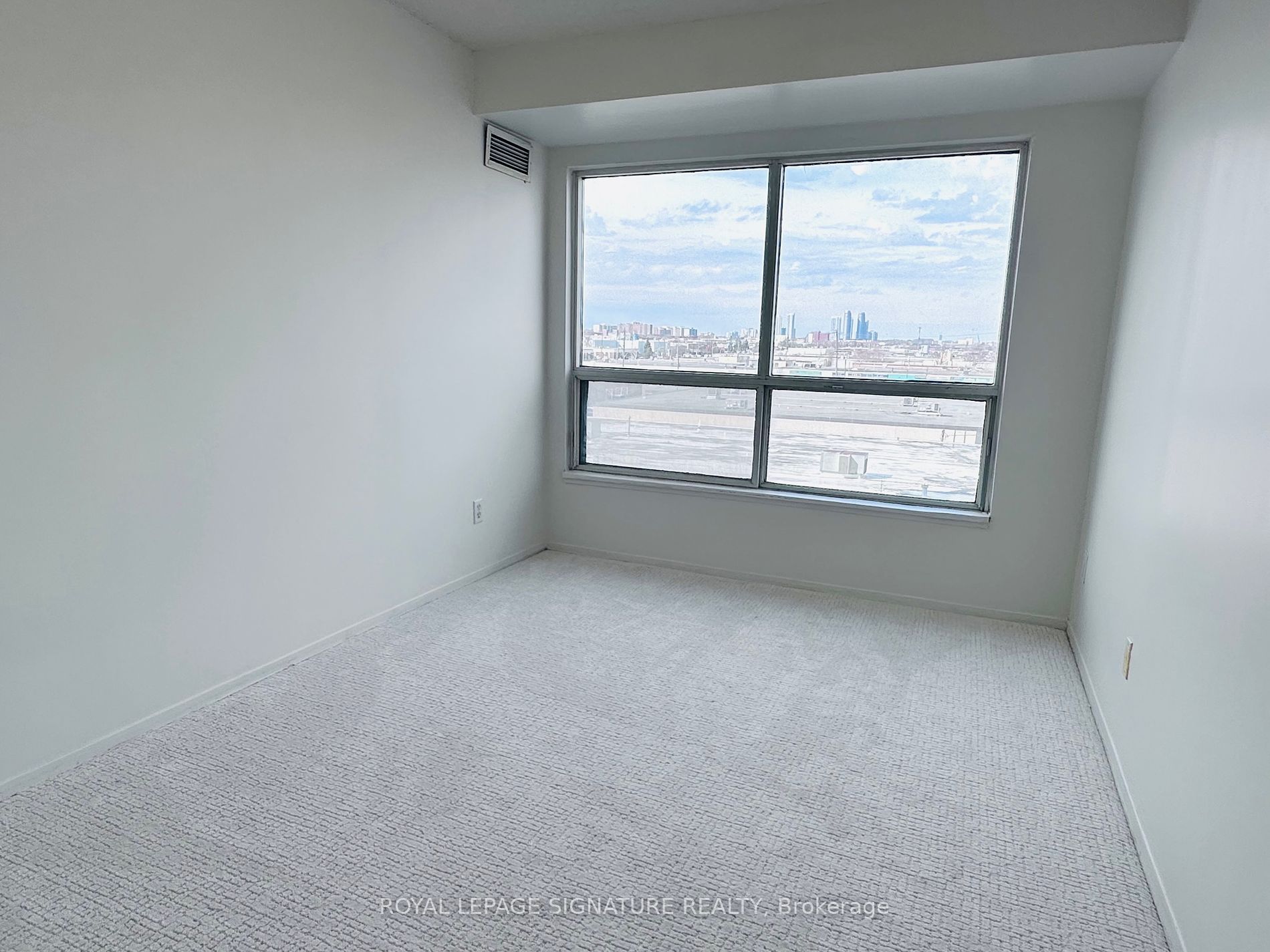 1470 Midland Ave, #409