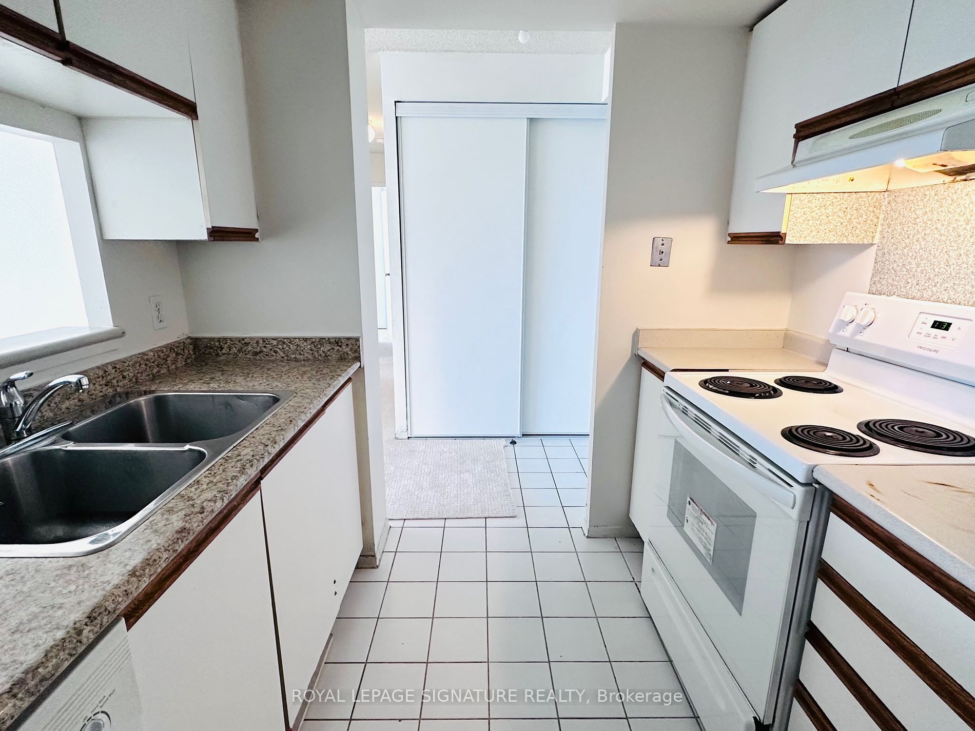 1470 Midland Ave, #409