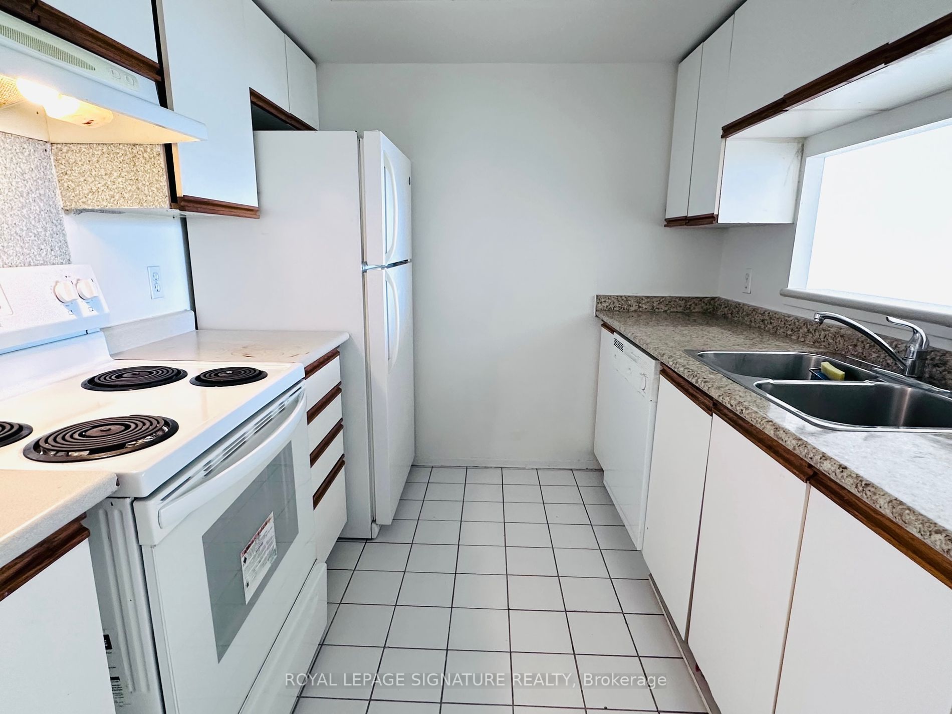 1470 Midland Ave, #409