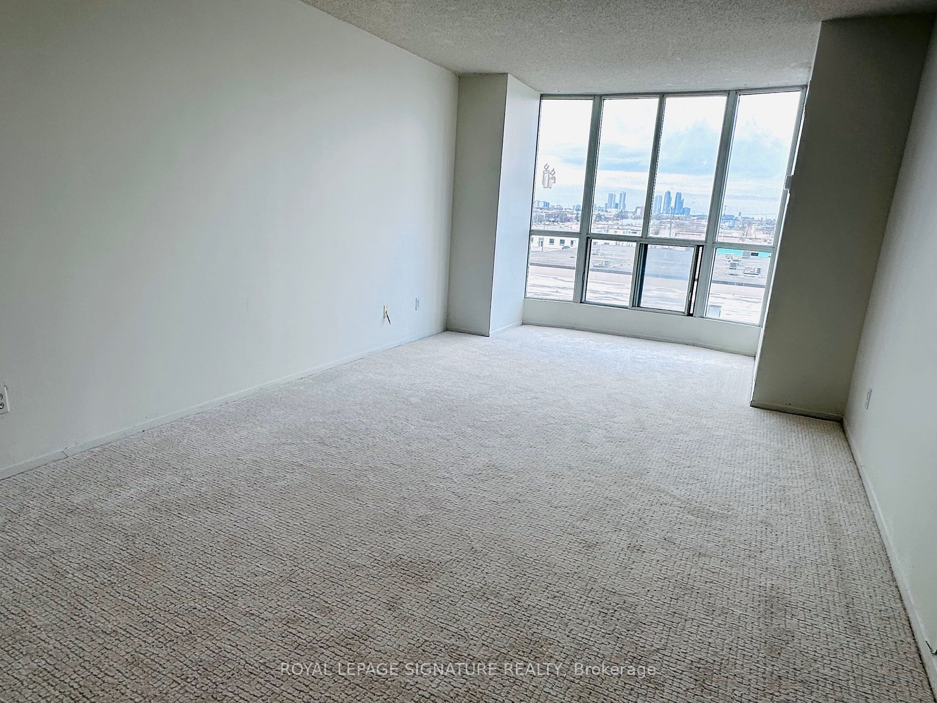 1470 Midland Ave, #409