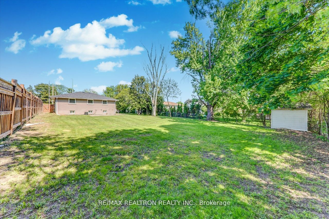 66 Thickson Road N, #MAIN