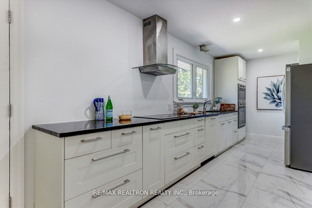 66 Thickson Road N, #MAIN