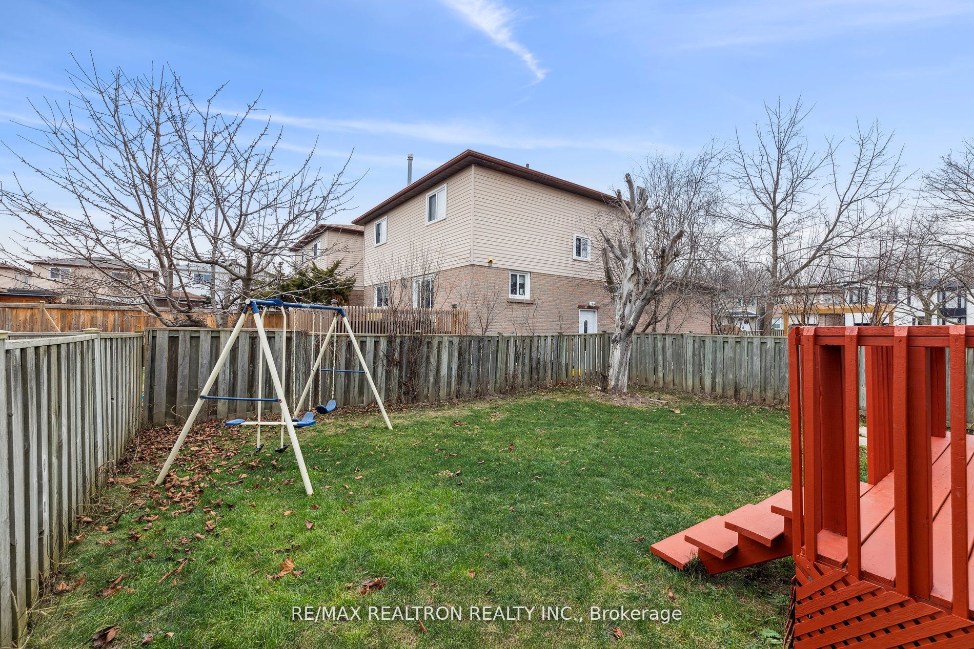18 Charlton Cres