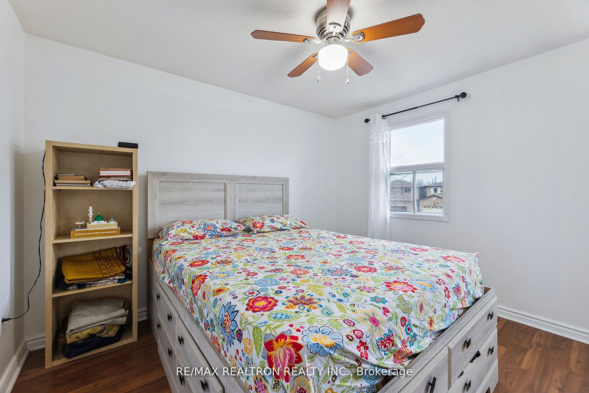 18 Charlton Cres