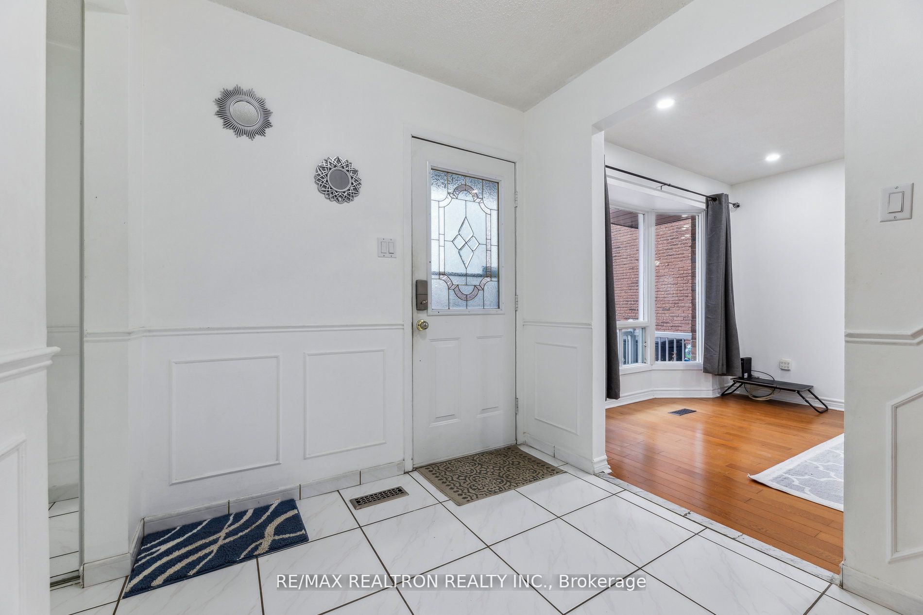 18 Charlton Cres