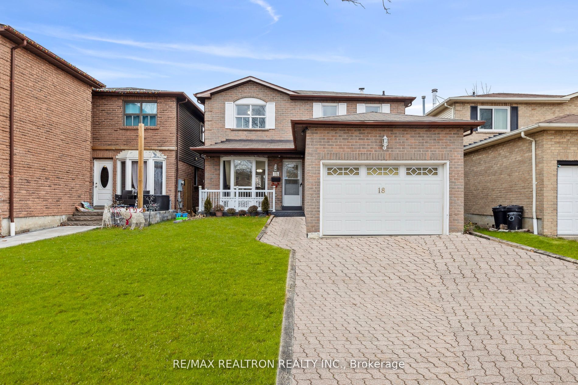 18 Charlton Cres