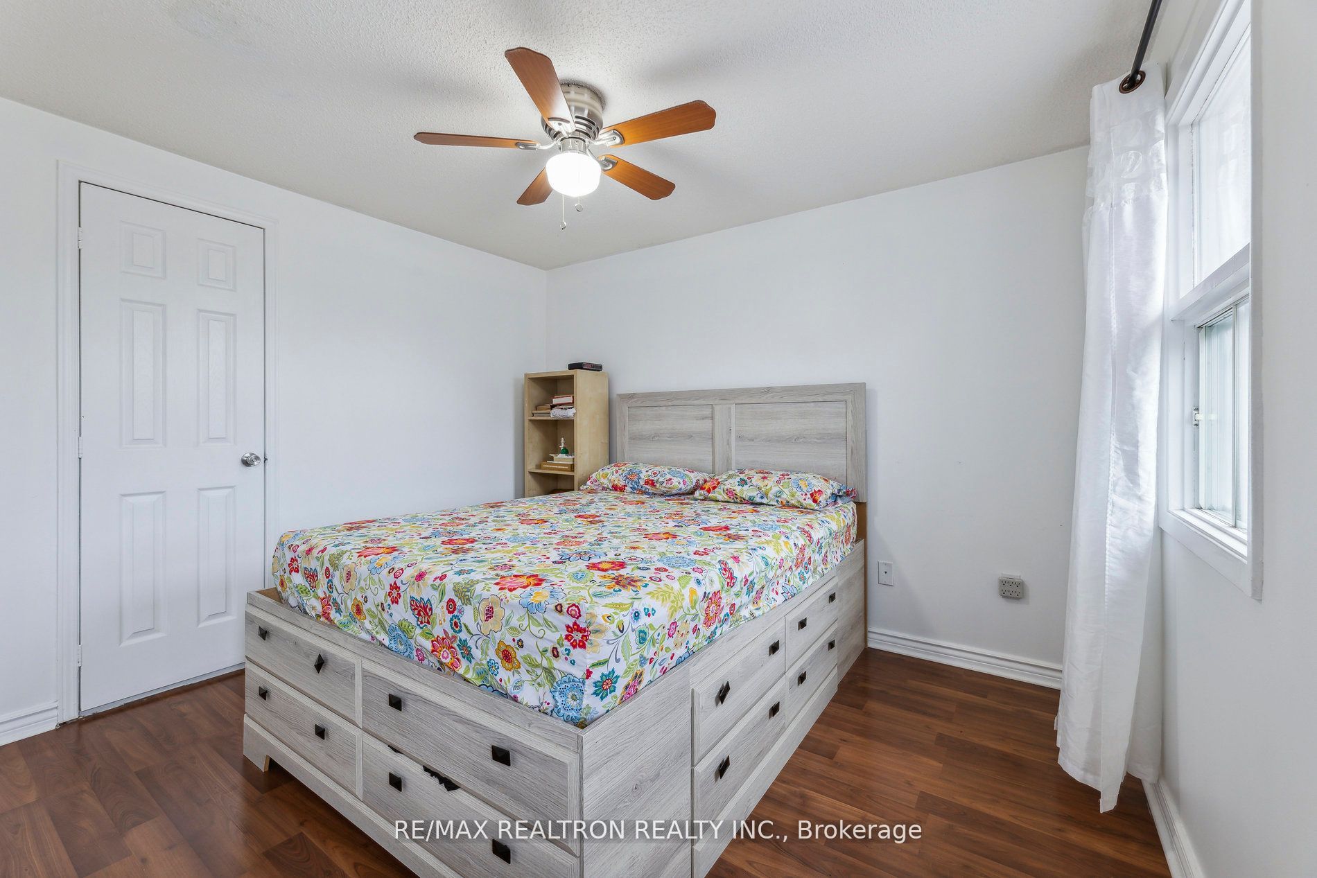 18 Charlton Cres