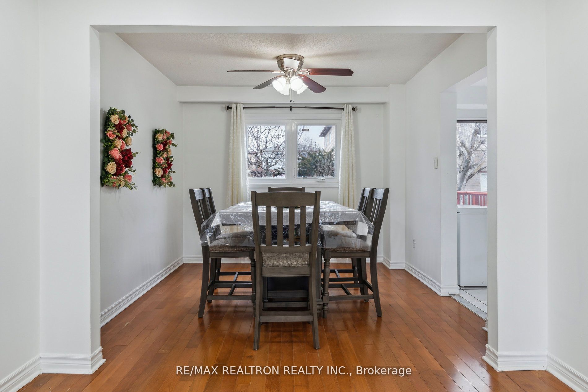 18 Charlton Cres