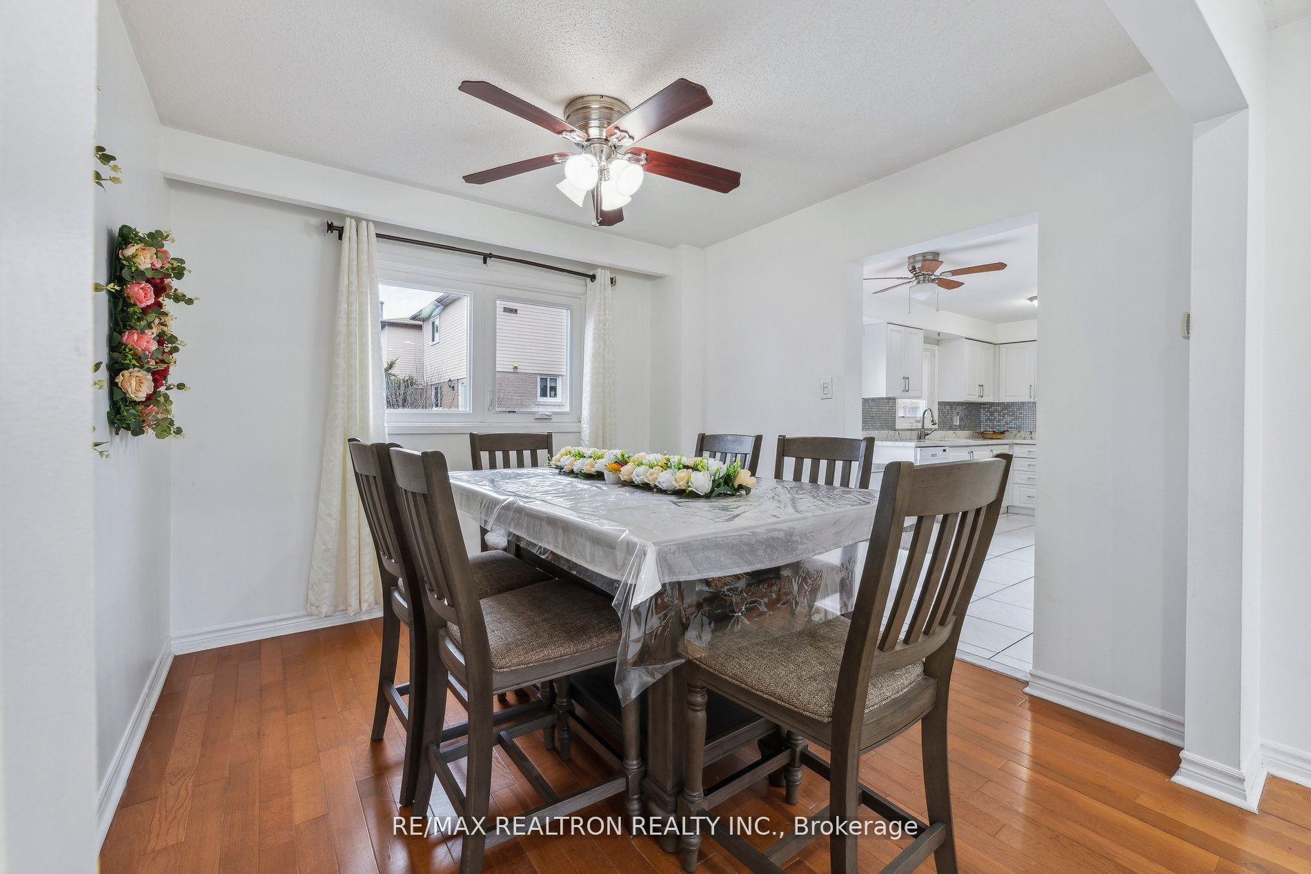18 Charlton Cres