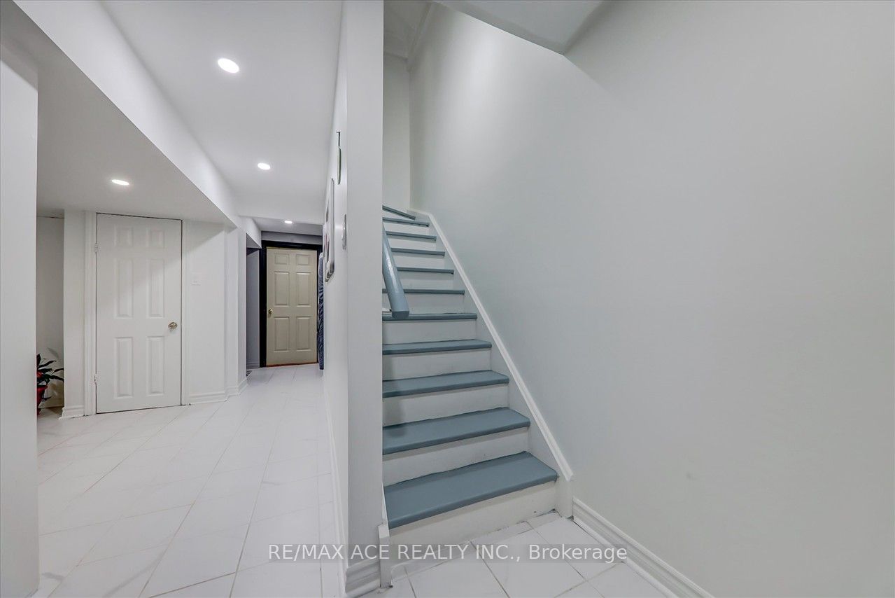 35 Lax Avenue