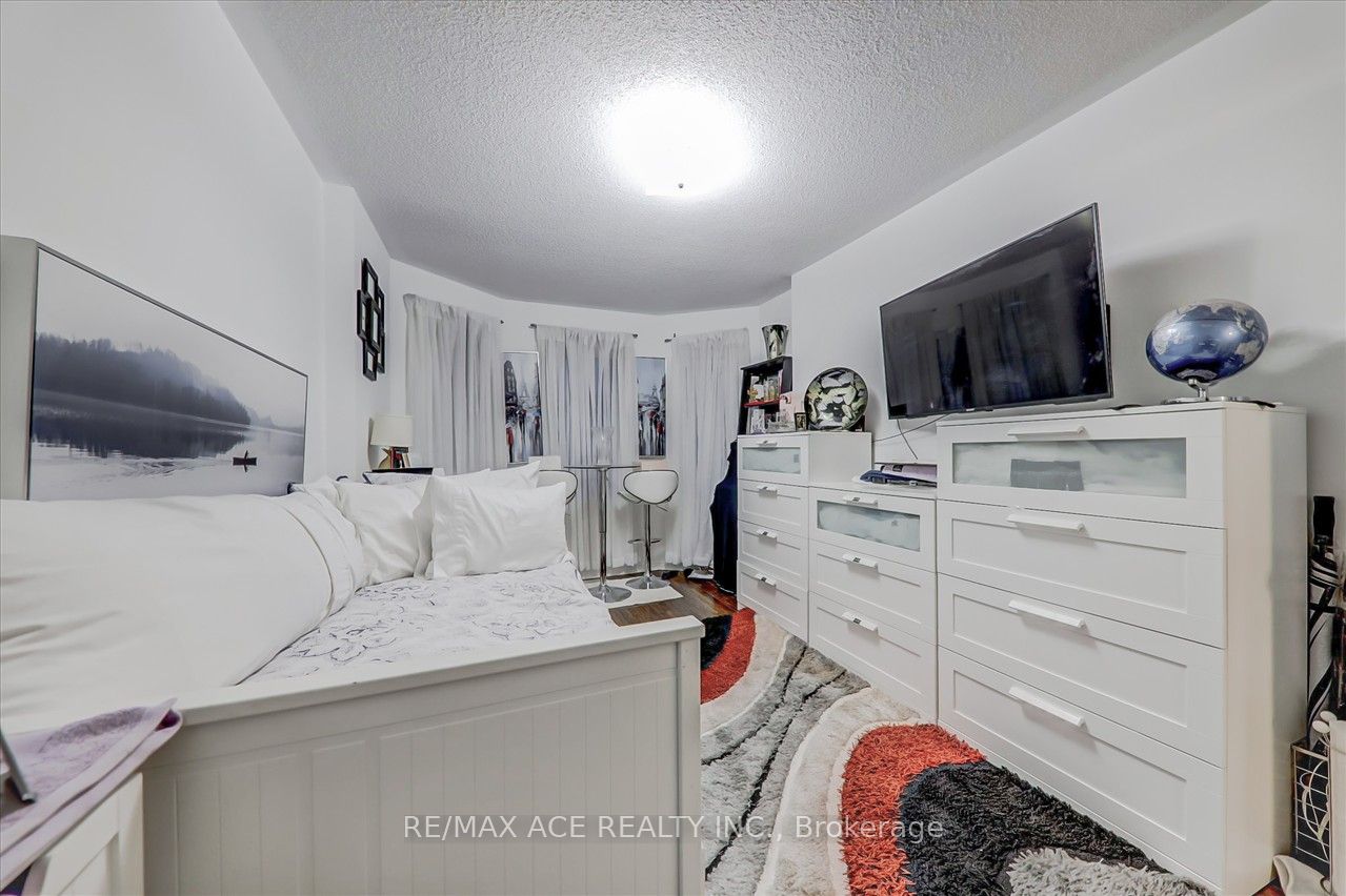 35 Lax Avenue