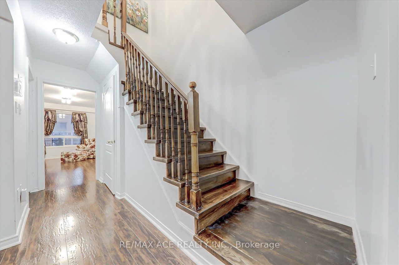 35 Lax Avenue