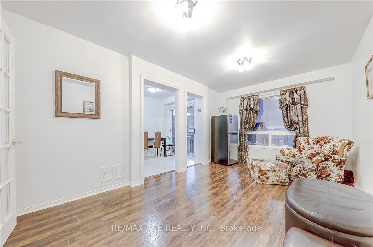 35 Lax Avenue