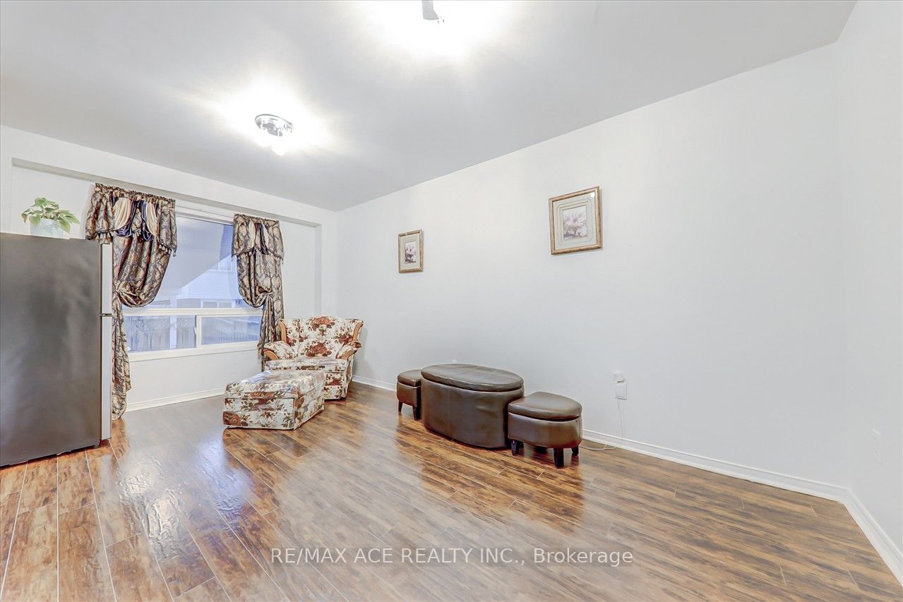 35 Lax Avenue