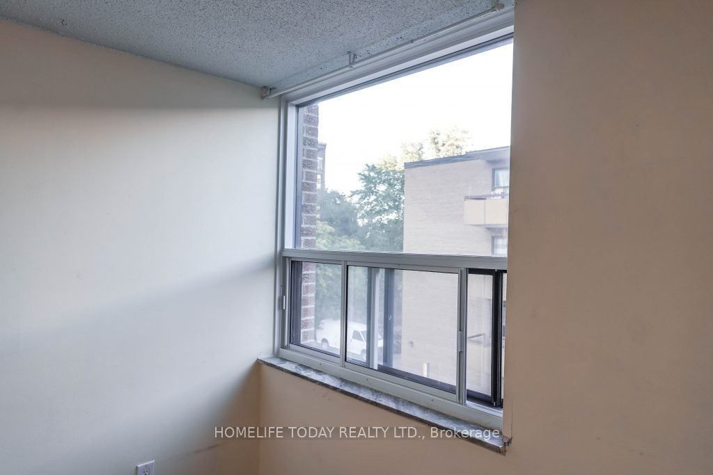 4060 Lawrence Avenue E #204
