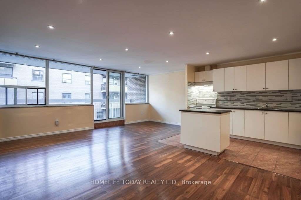 4060 Lawrence Avenue E #204