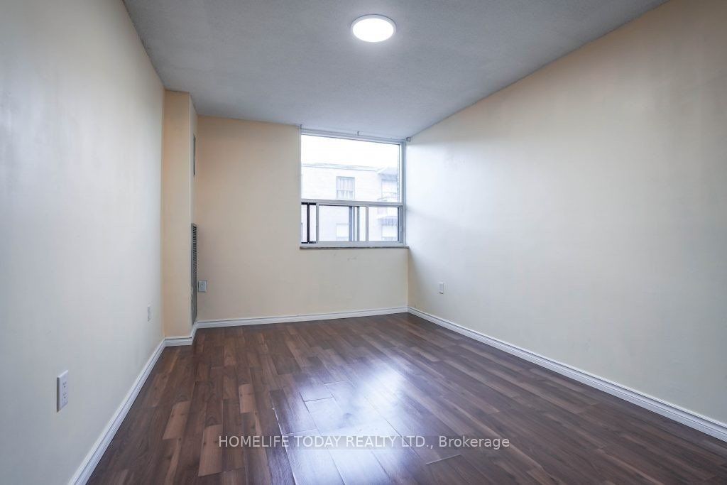 4060 Lawrence Avenue E #204