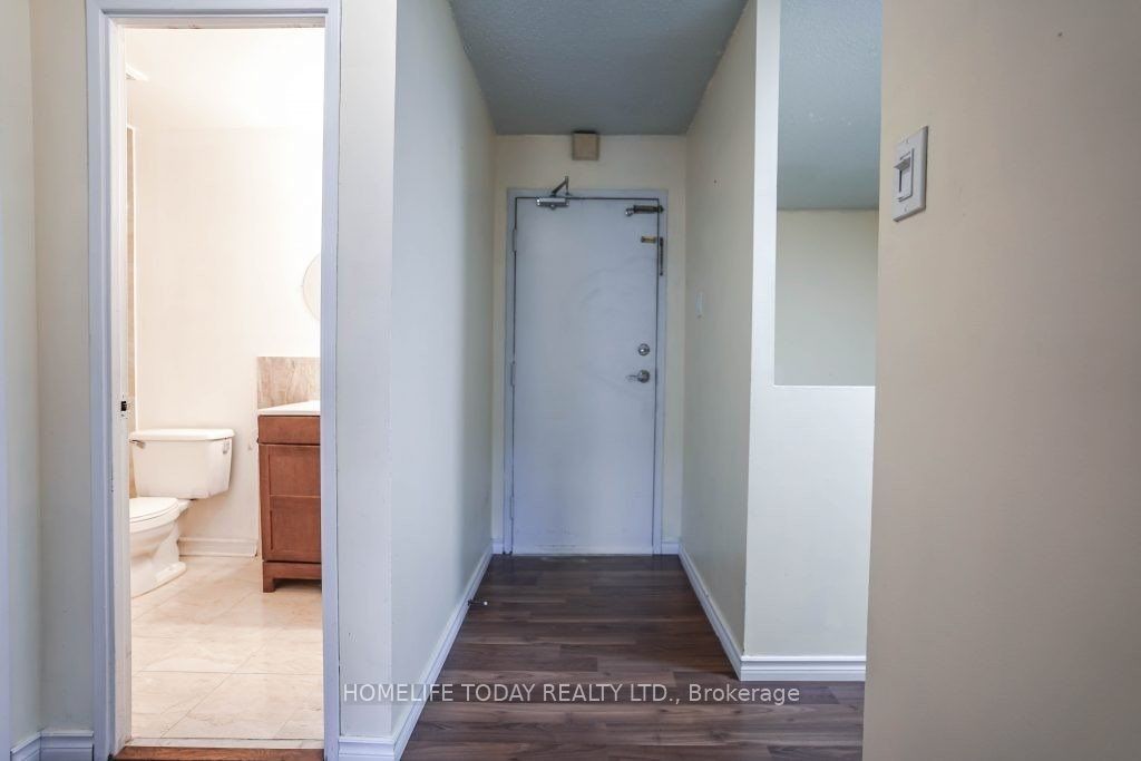 4060 Lawrence Avenue E #204