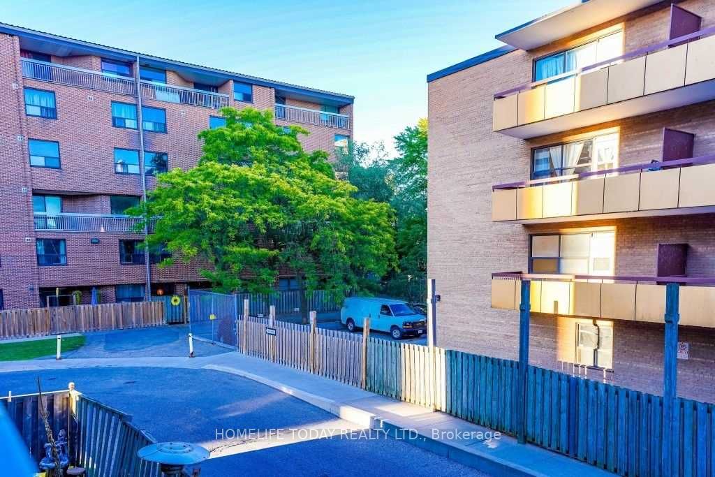 4060 Lawrence Avenue E #204