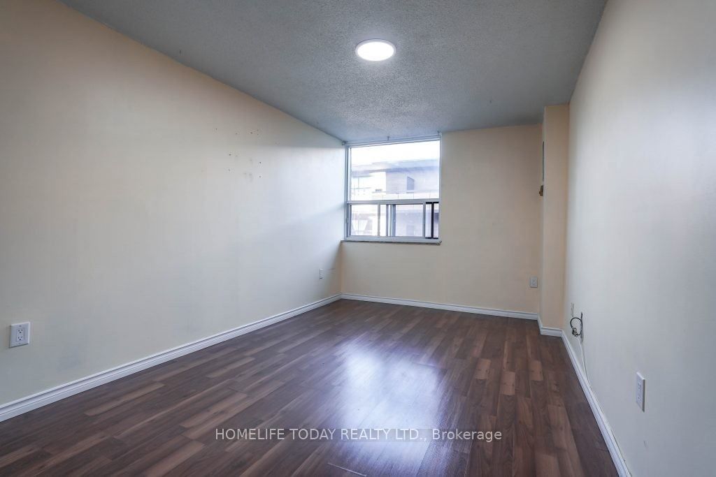 4060 Lawrence Avenue E #204