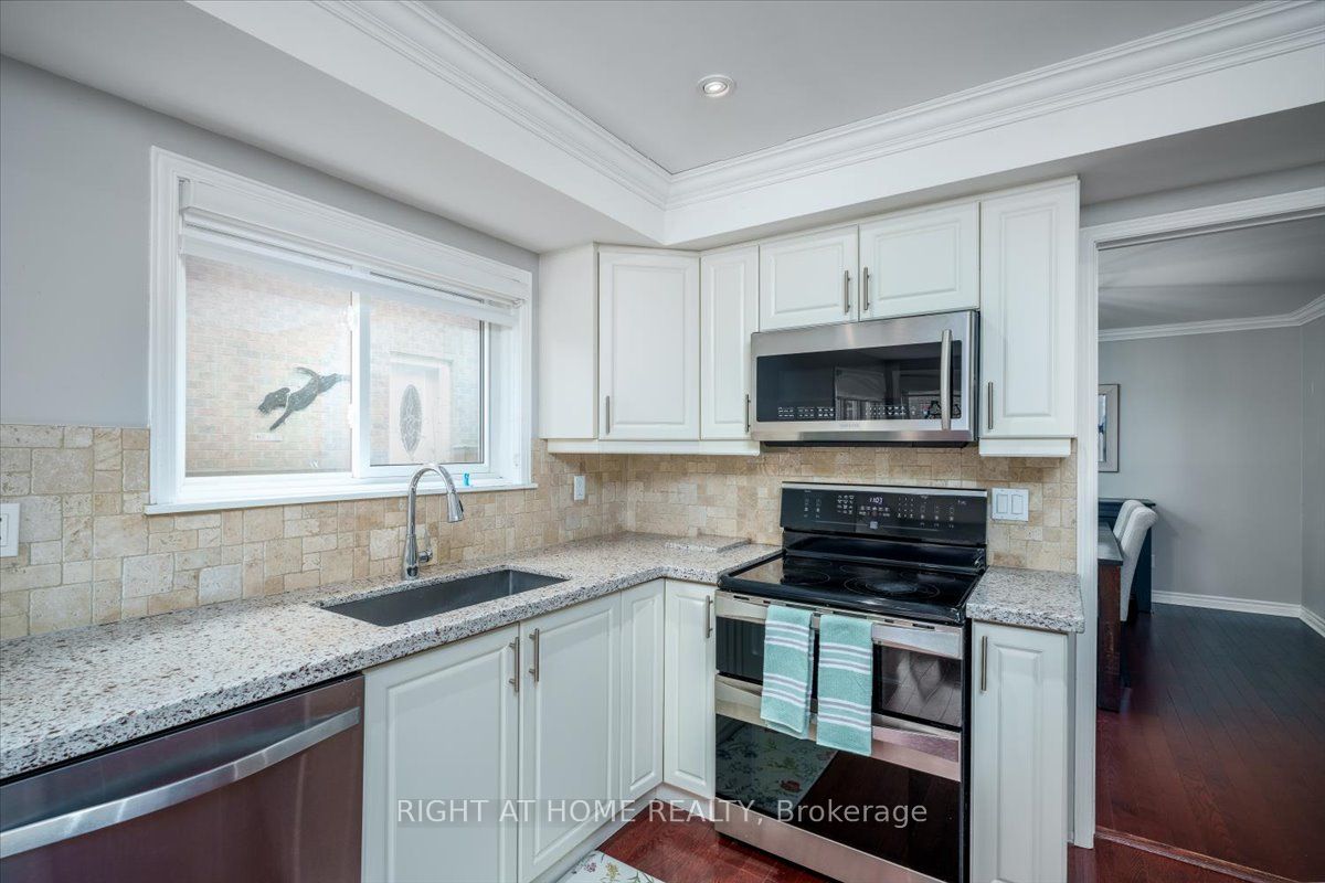 533 Braeburn Cres