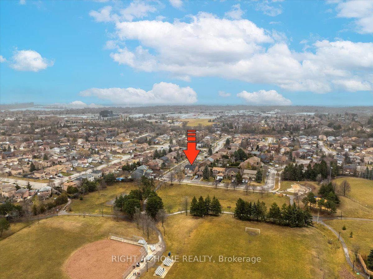 533 Braeburn Cres