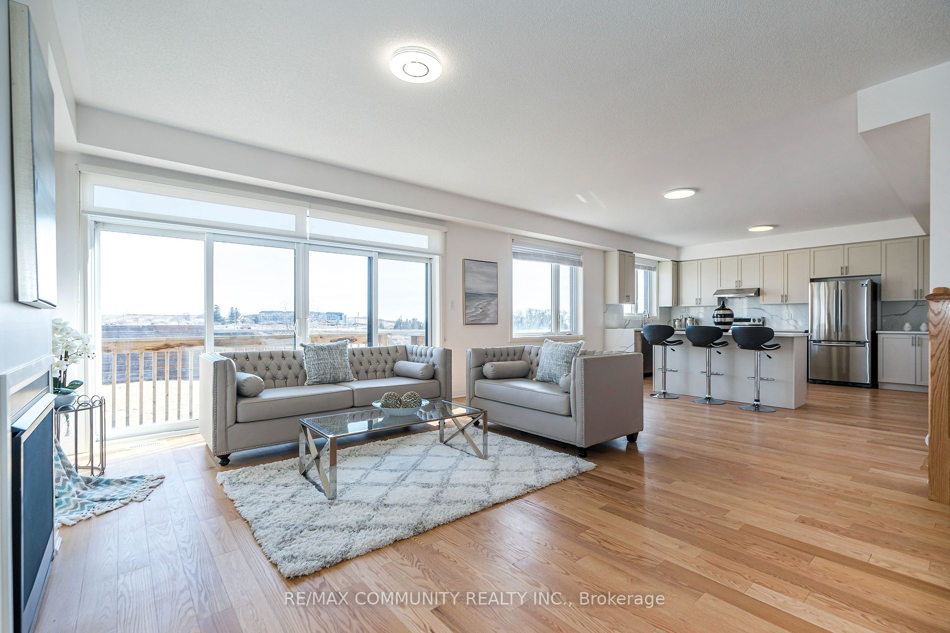 35 Yacht Dr