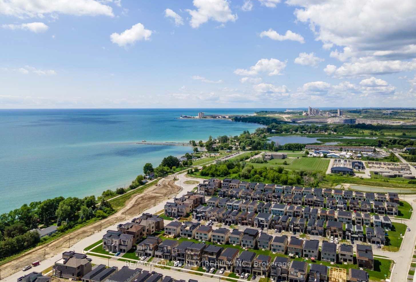 35 Yacht Dr