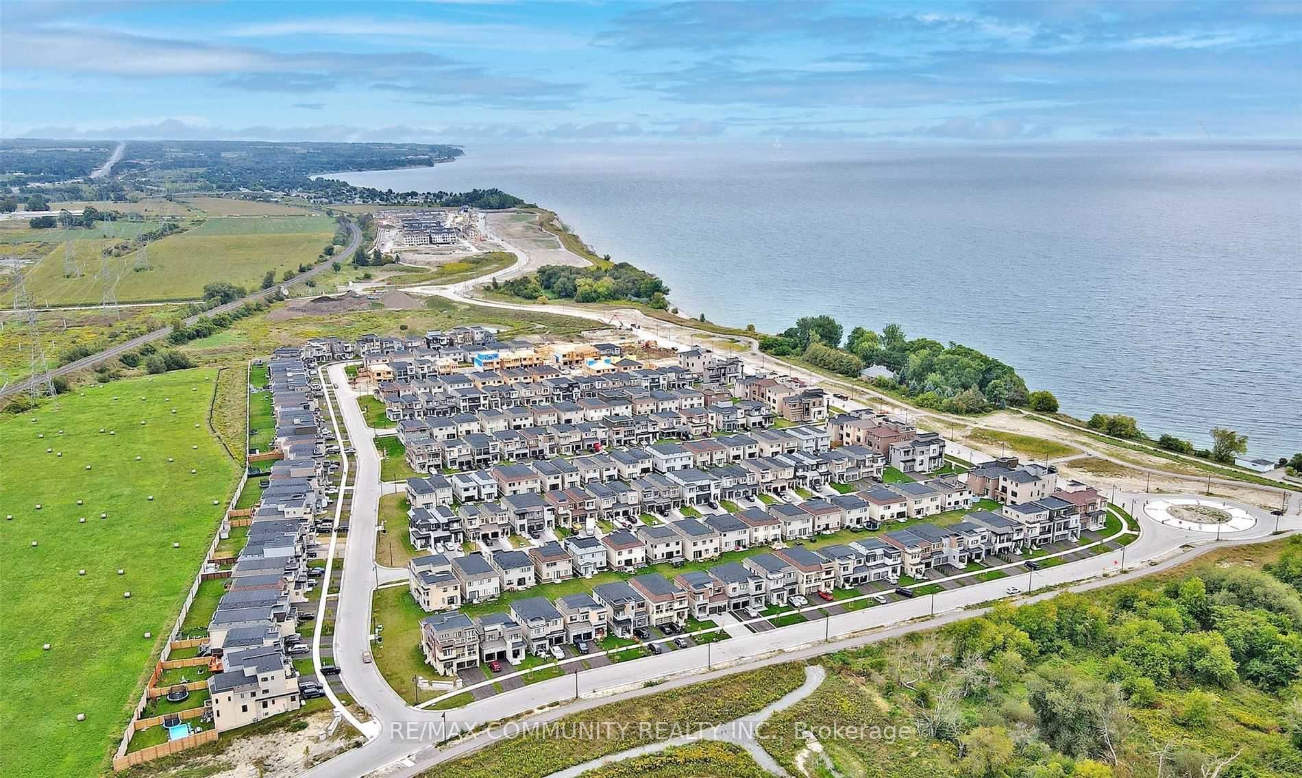 35 Yacht Dr