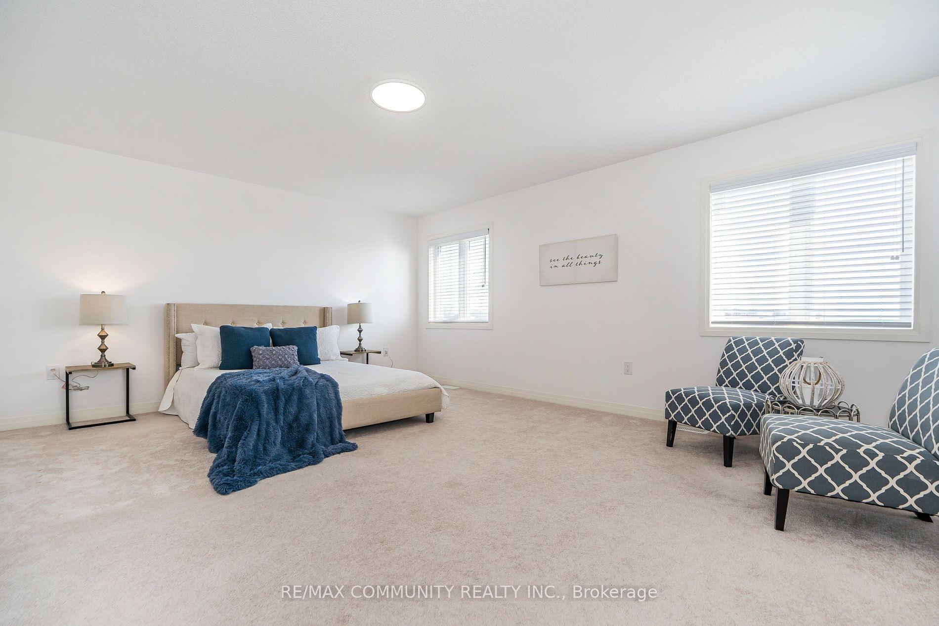 35 Yacht Dr
