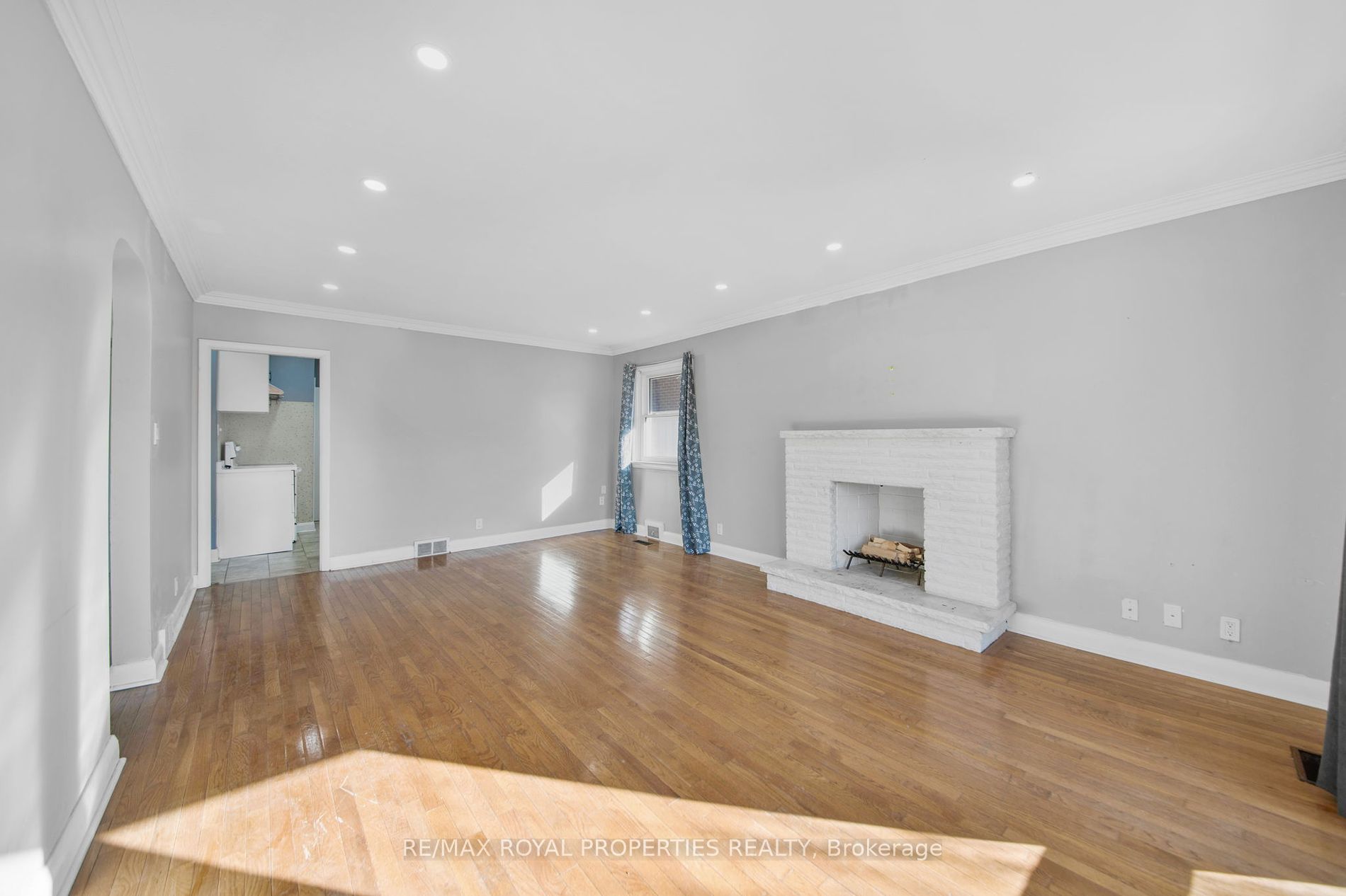 184 Winona Ave