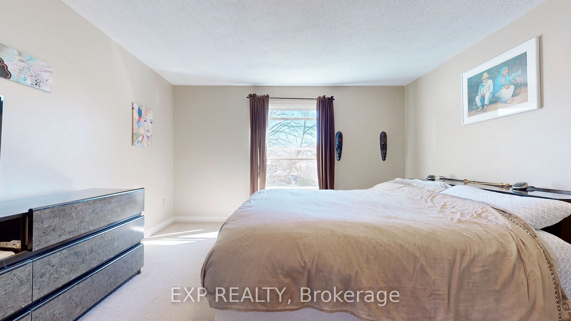452 Camelot Dr