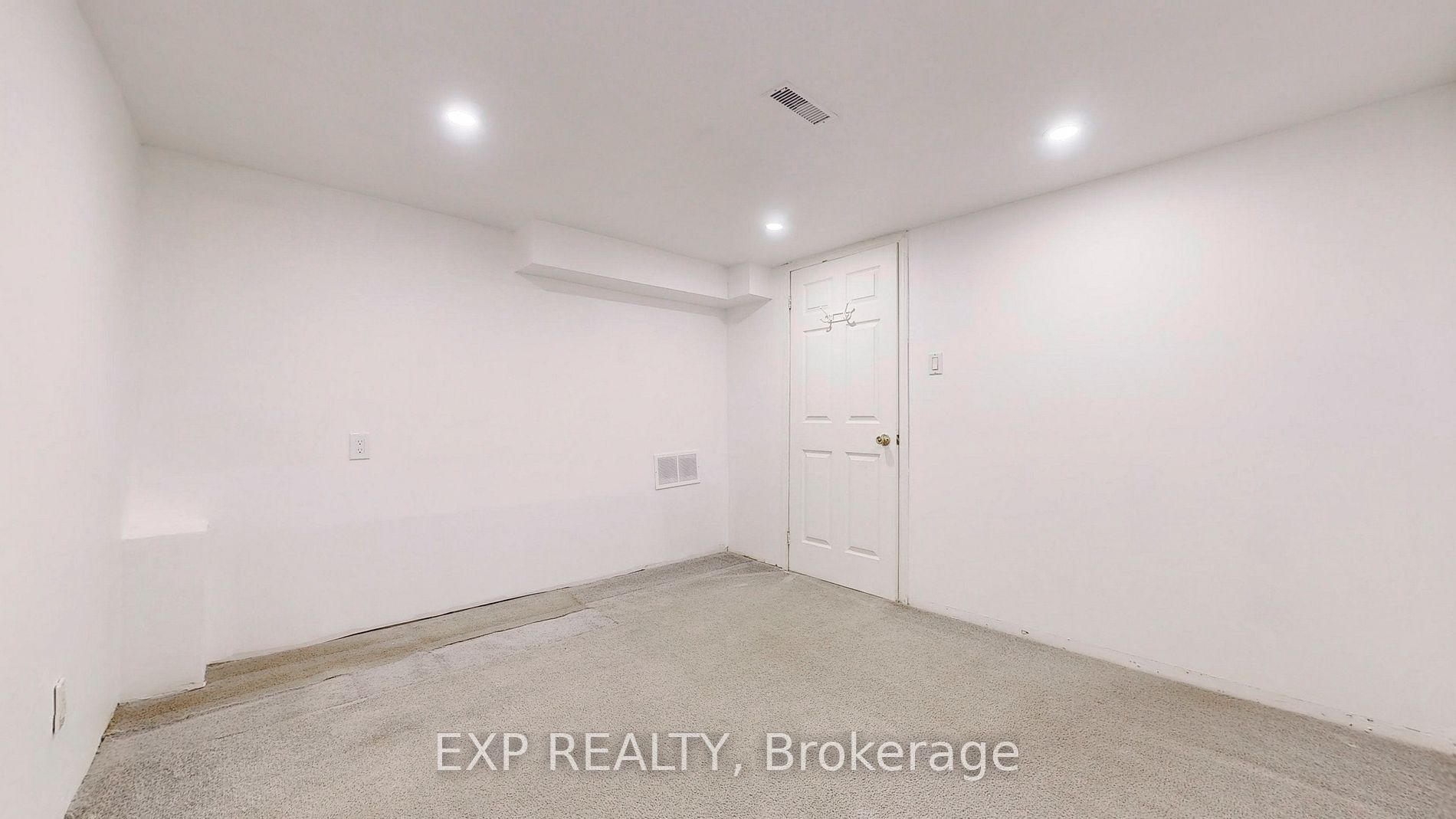 452 Camelot Dr