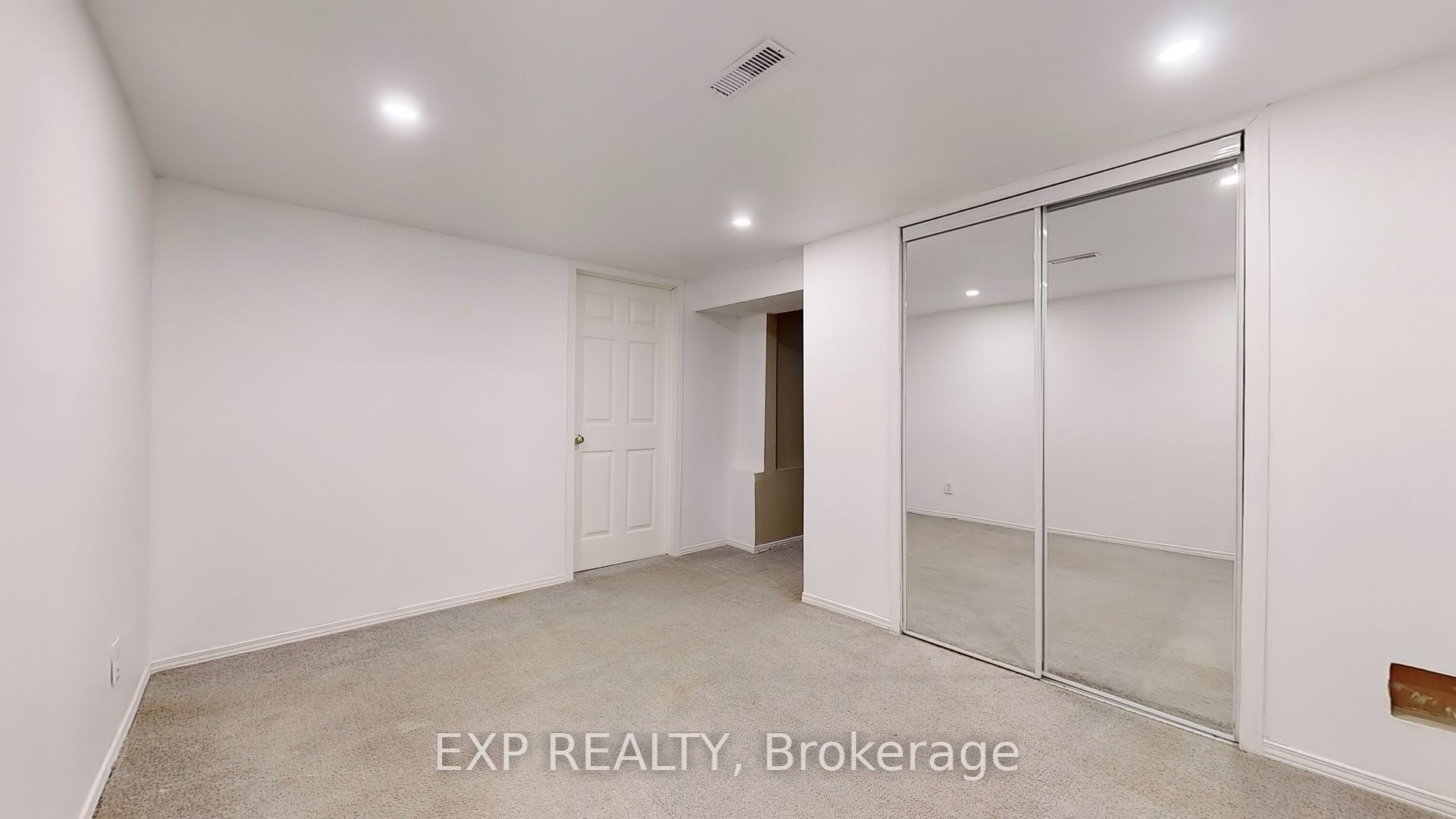 452 Camelot Dr