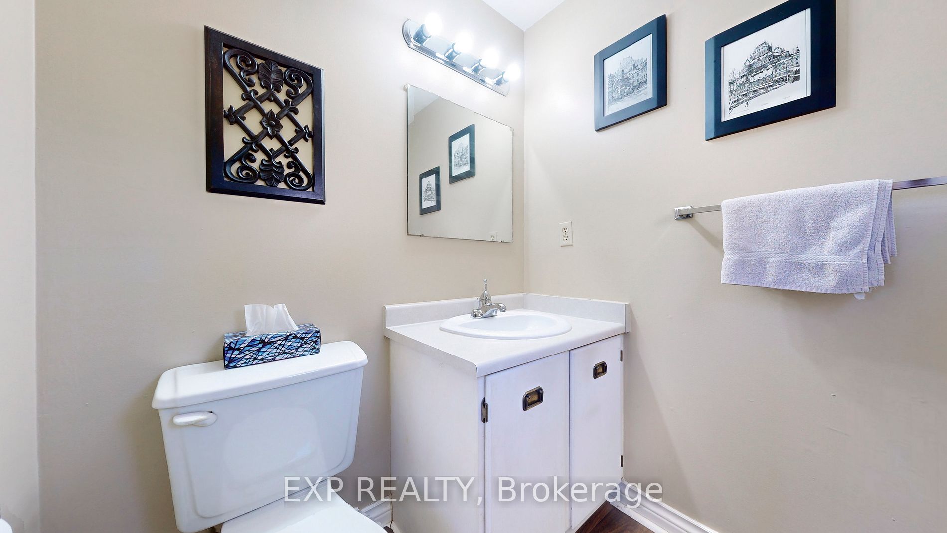 452 Camelot Dr