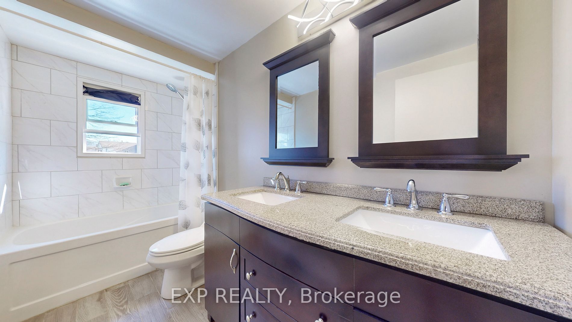 452 Camelot Dr