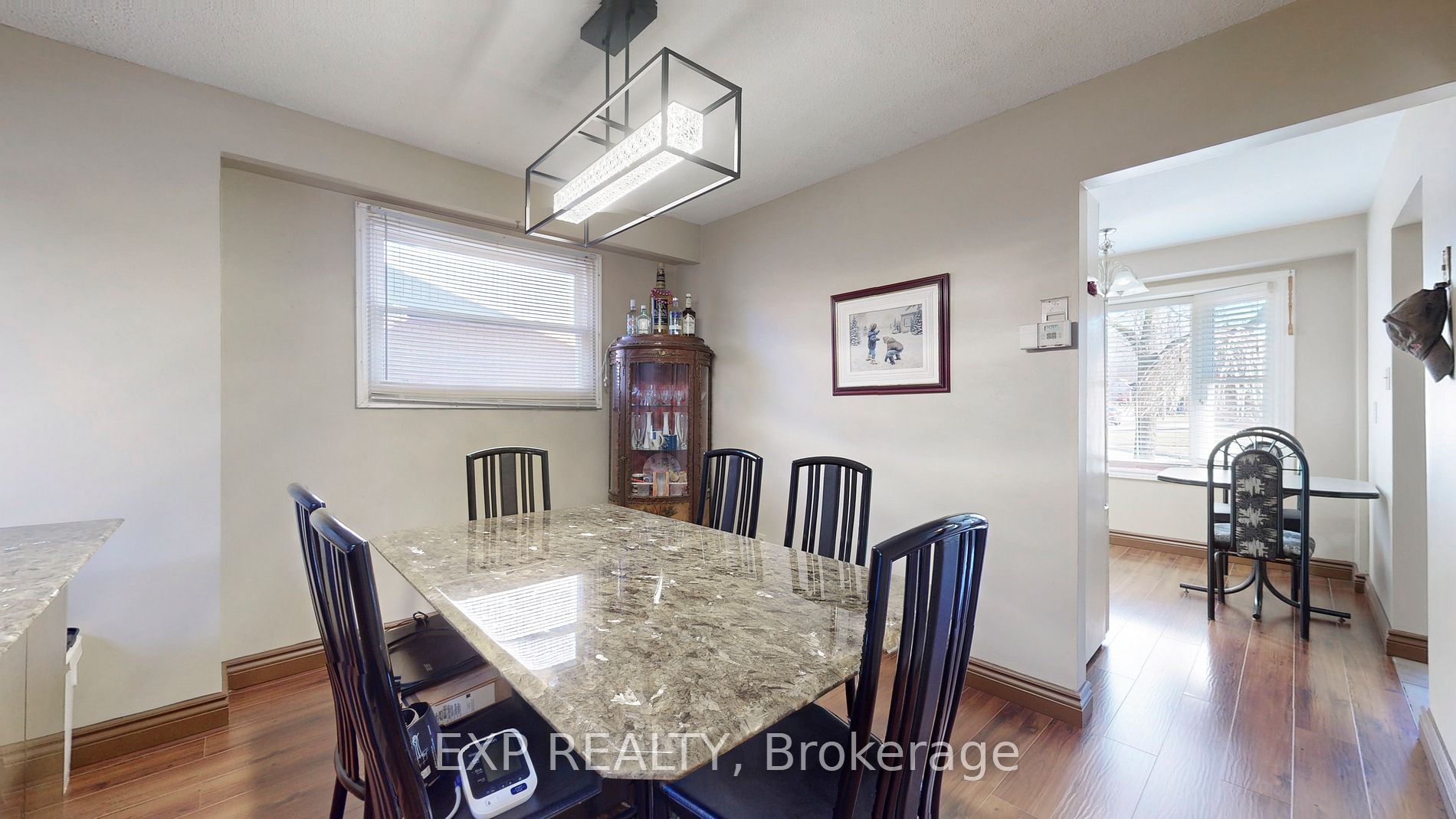 452 Camelot Dr