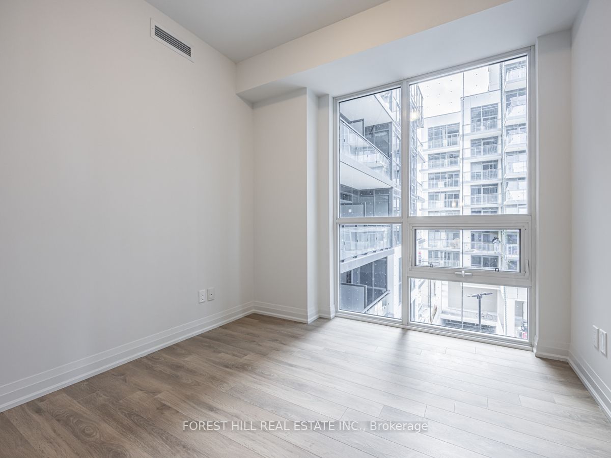 10 Meadowglen Place #401