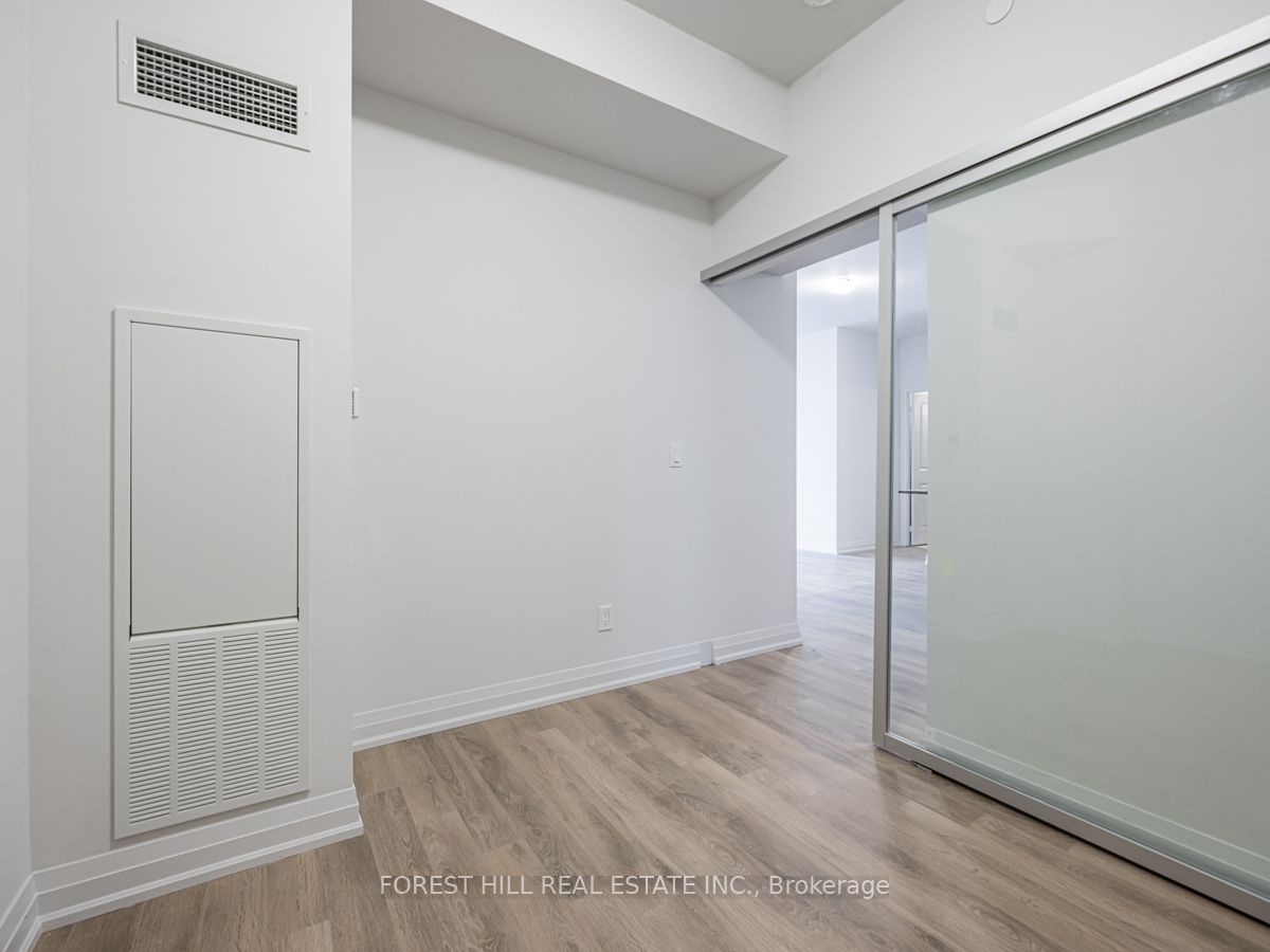10 Meadowglen Place #401