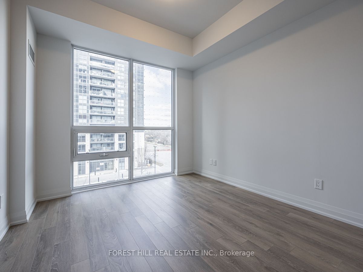10 Meadowglen Place #401